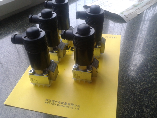 hydraulic valve