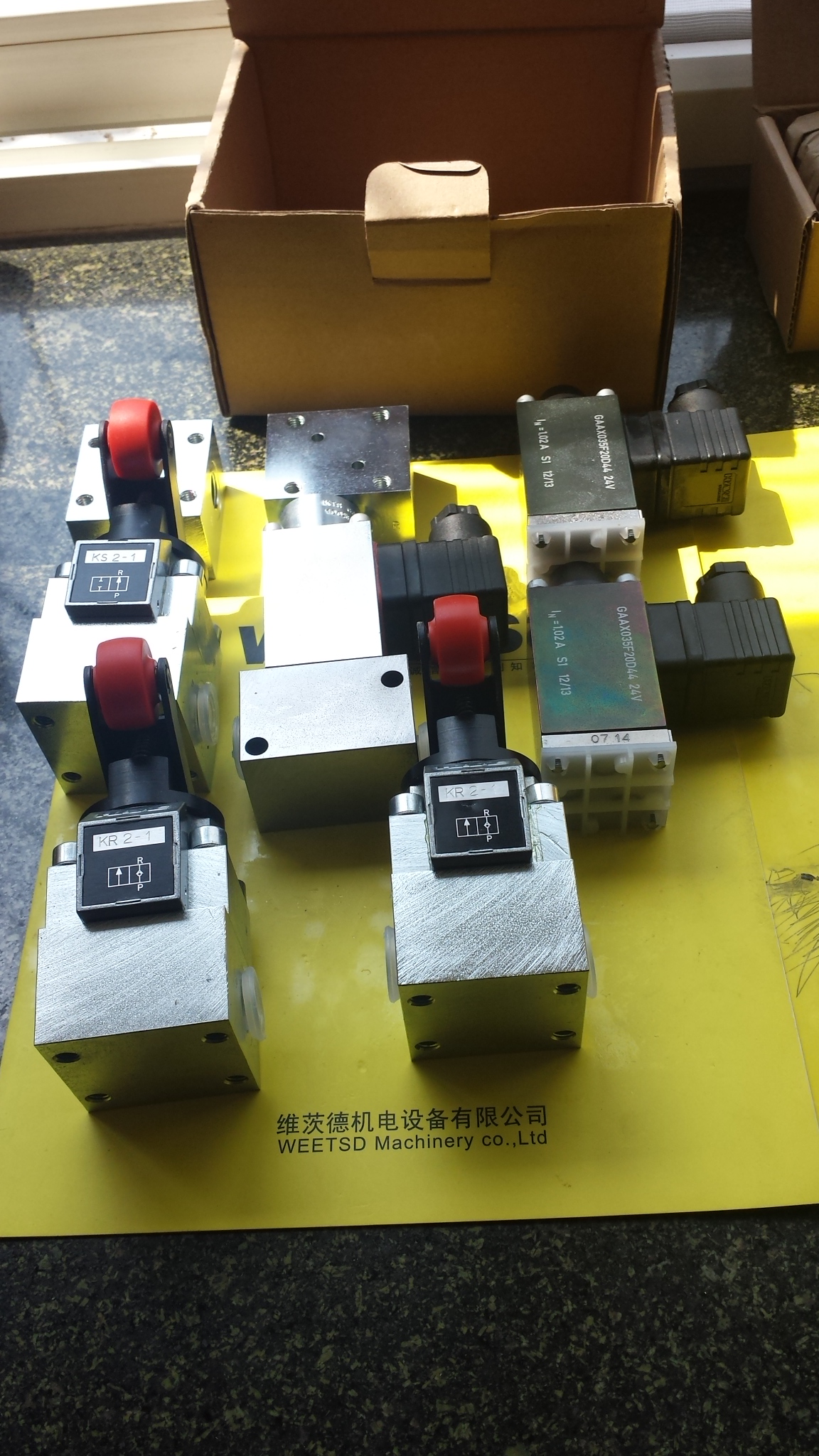 hydraulic valve